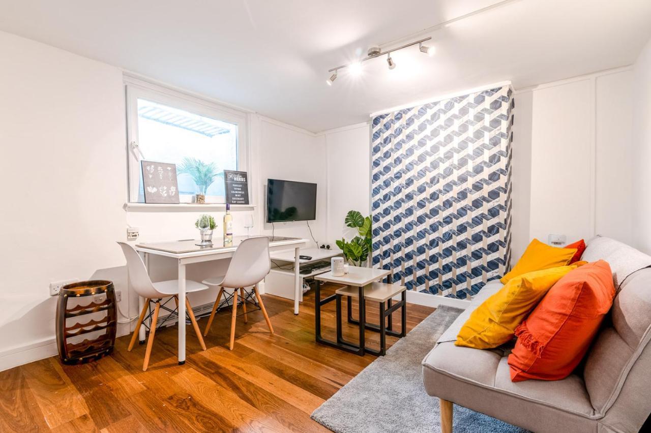 Modern One Bedroom Apartments In Brighton Bagian luar foto
