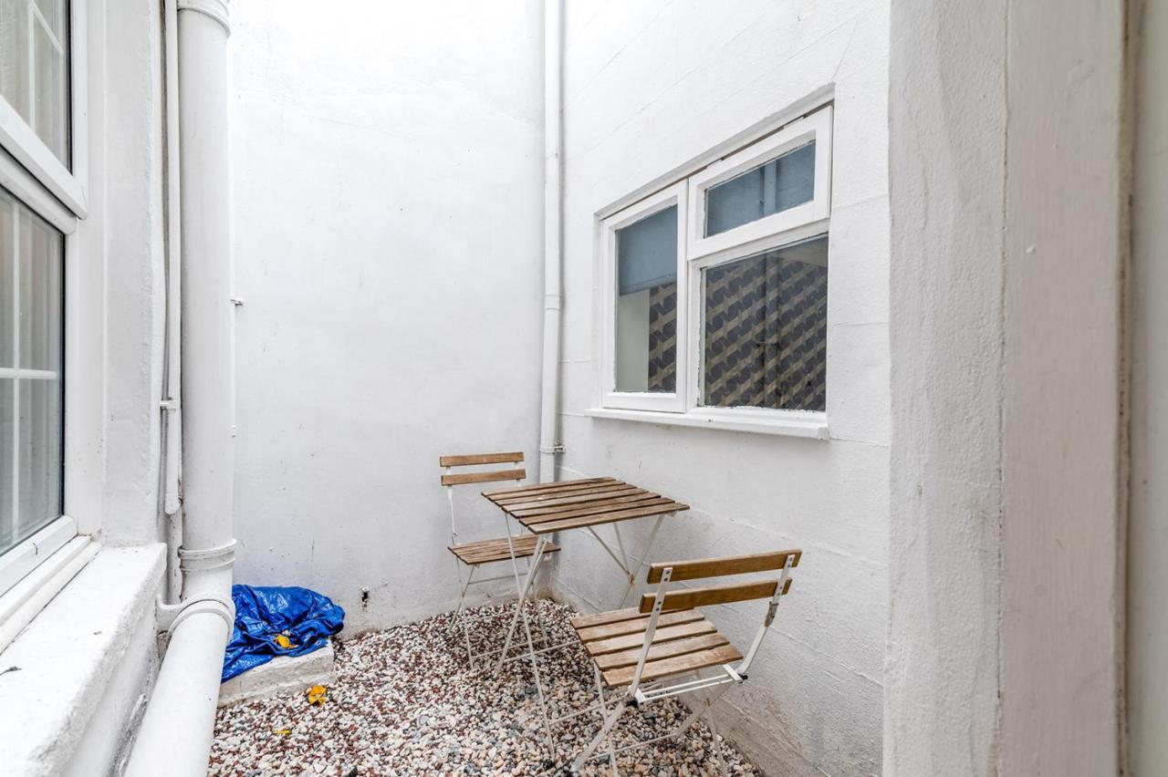 Modern One Bedroom Apartments In Brighton Bagian luar foto
