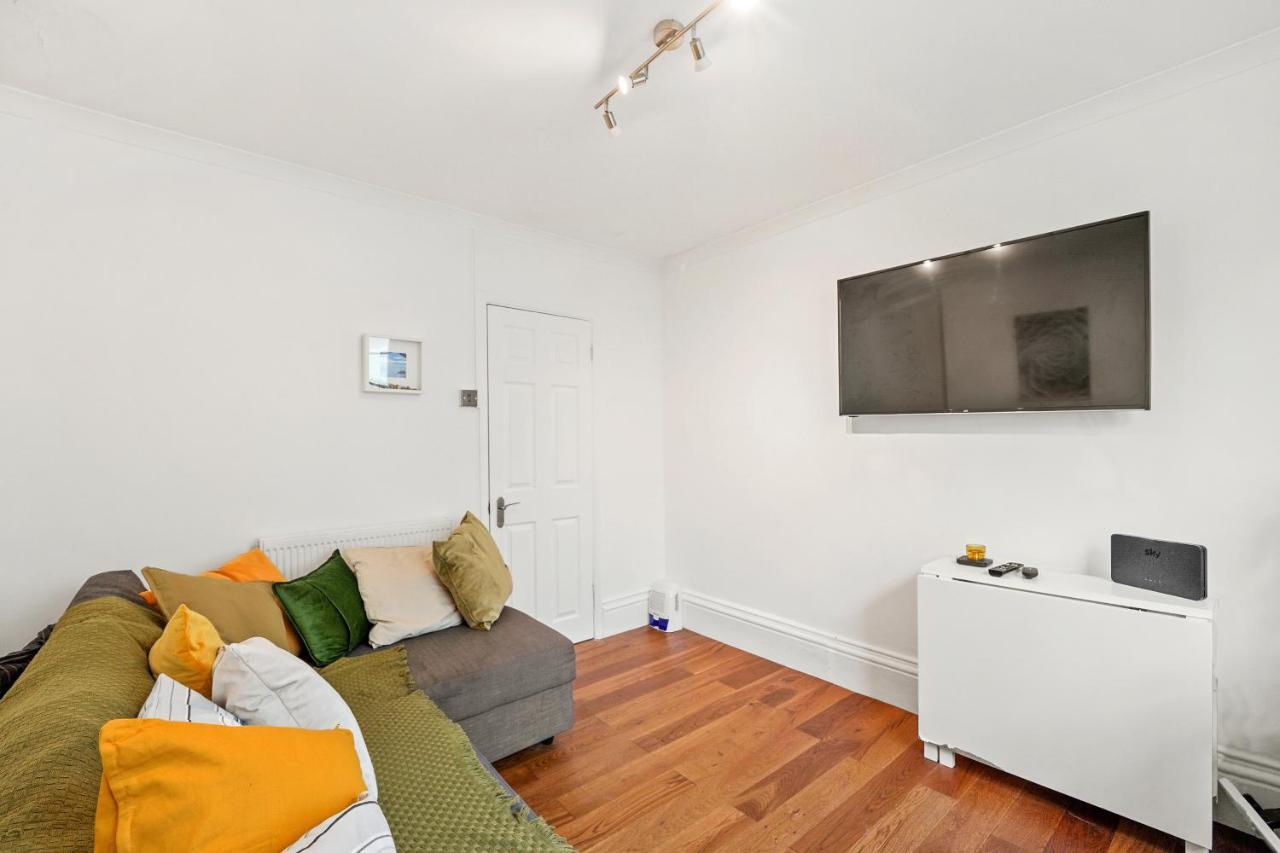 Modern One Bedroom Apartments In Brighton Bagian luar foto