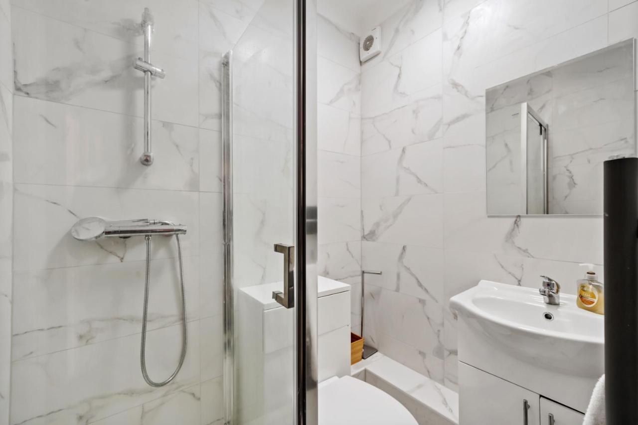 Modern One Bedroom Apartments In Brighton Bagian luar foto